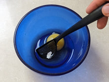 Load image into Gallery viewer, Dr. Cliff’s Eggshell Scooper By: Dr. Organizer